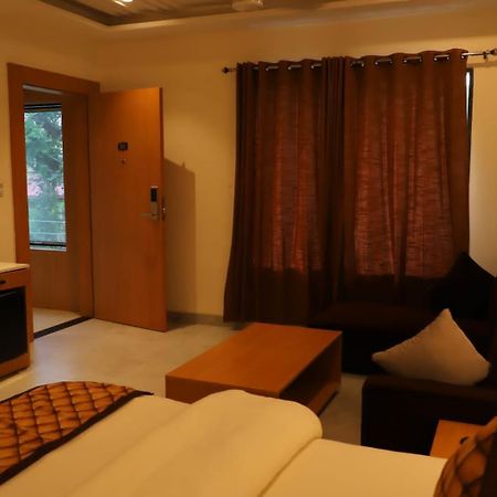 Hotel Ananda Castle Vrindāvan Esterno foto