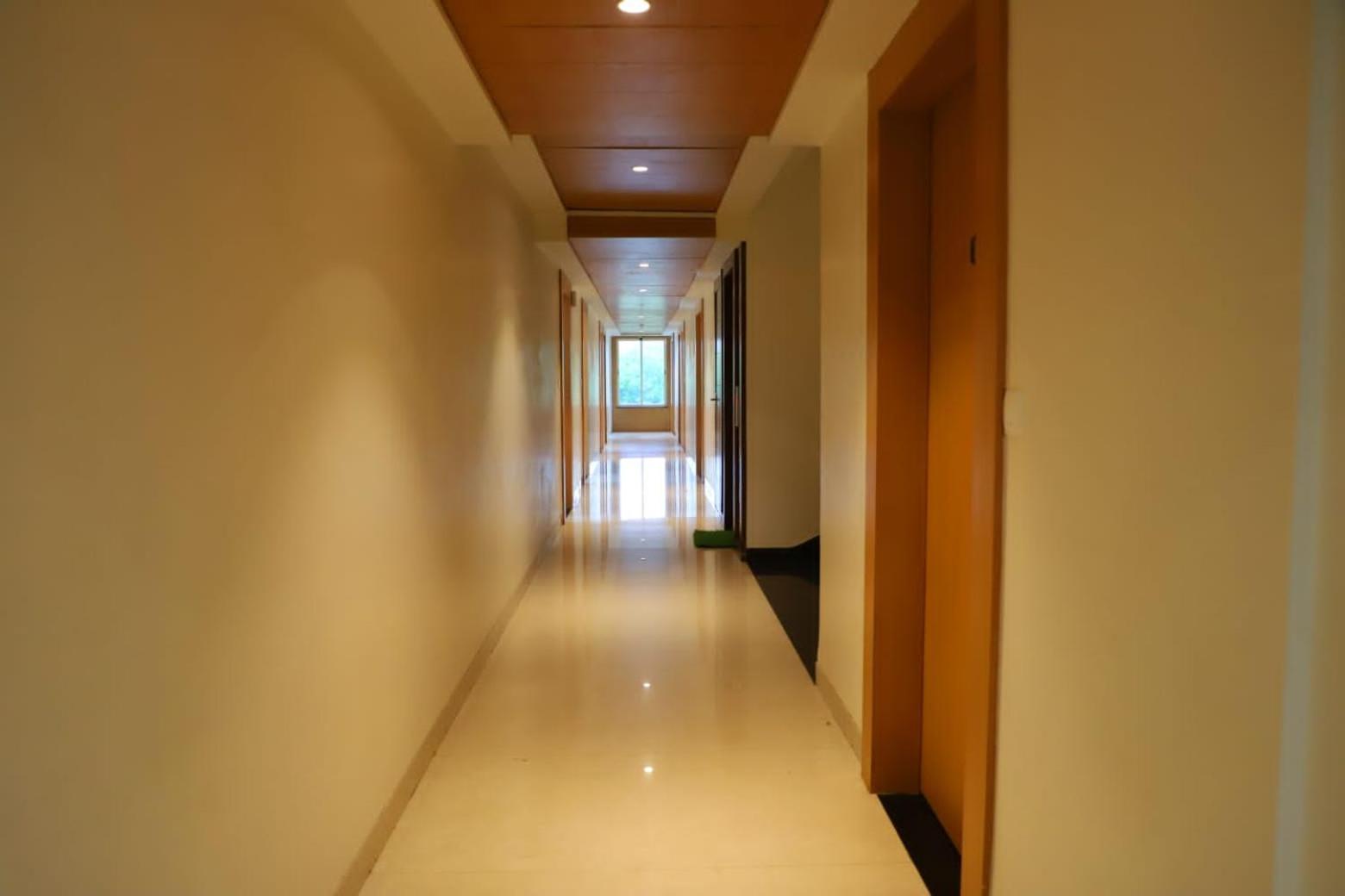 Hotel Ananda Castle Vrindāvan Esterno foto