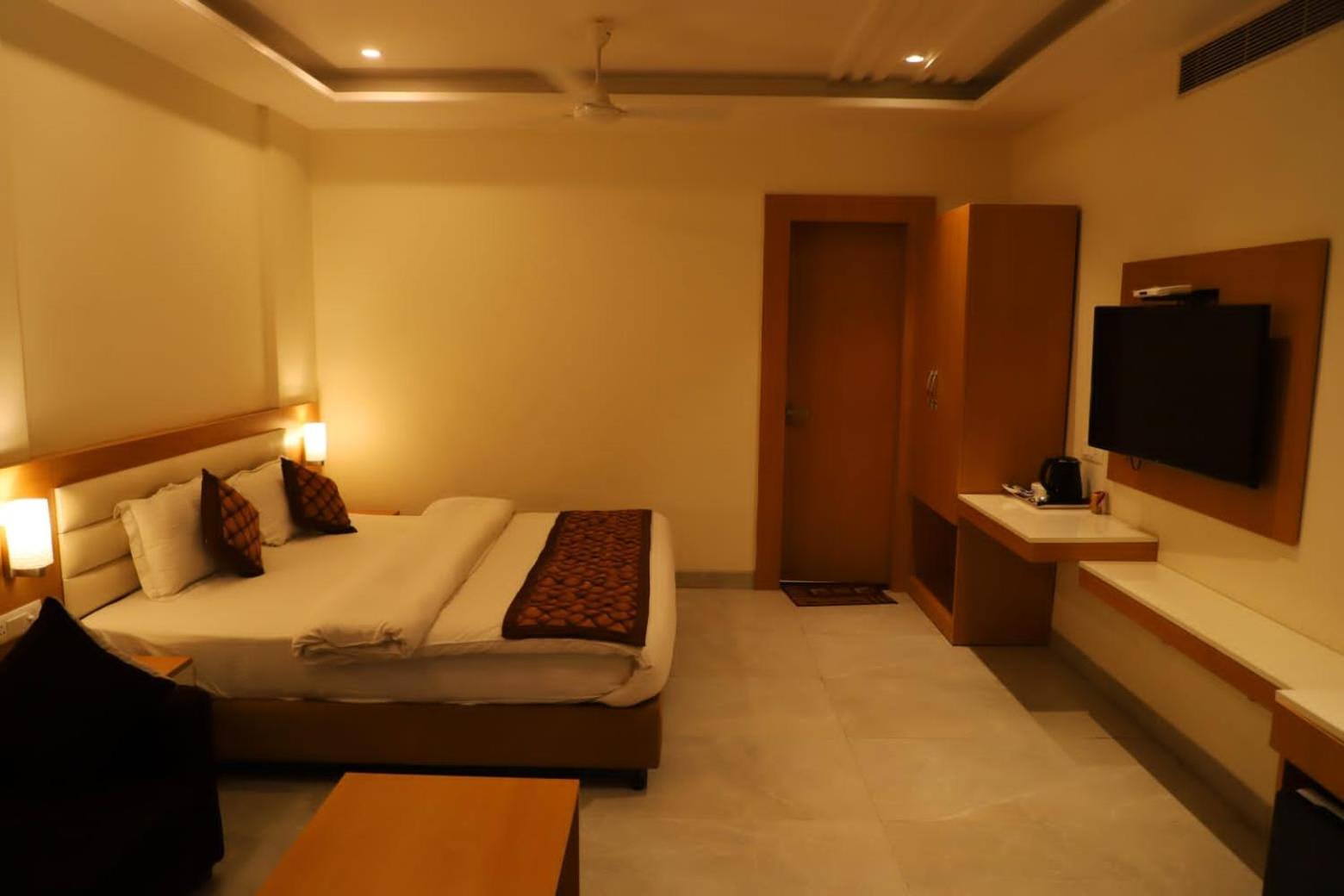 Hotel Ananda Castle Vrindāvan Esterno foto